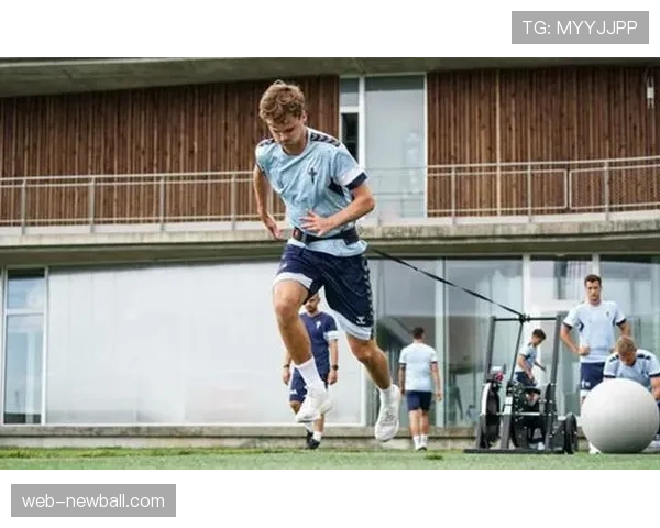 直击：比赛第60分钟VAR长时间介入，最终判定塞尔塔进球越位无效